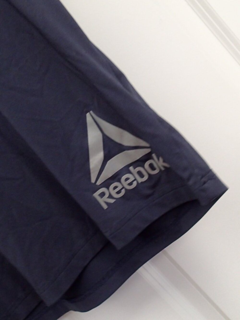Reebok Navy Blue Men's Shirt Sizse Small - Picture 2 of 3